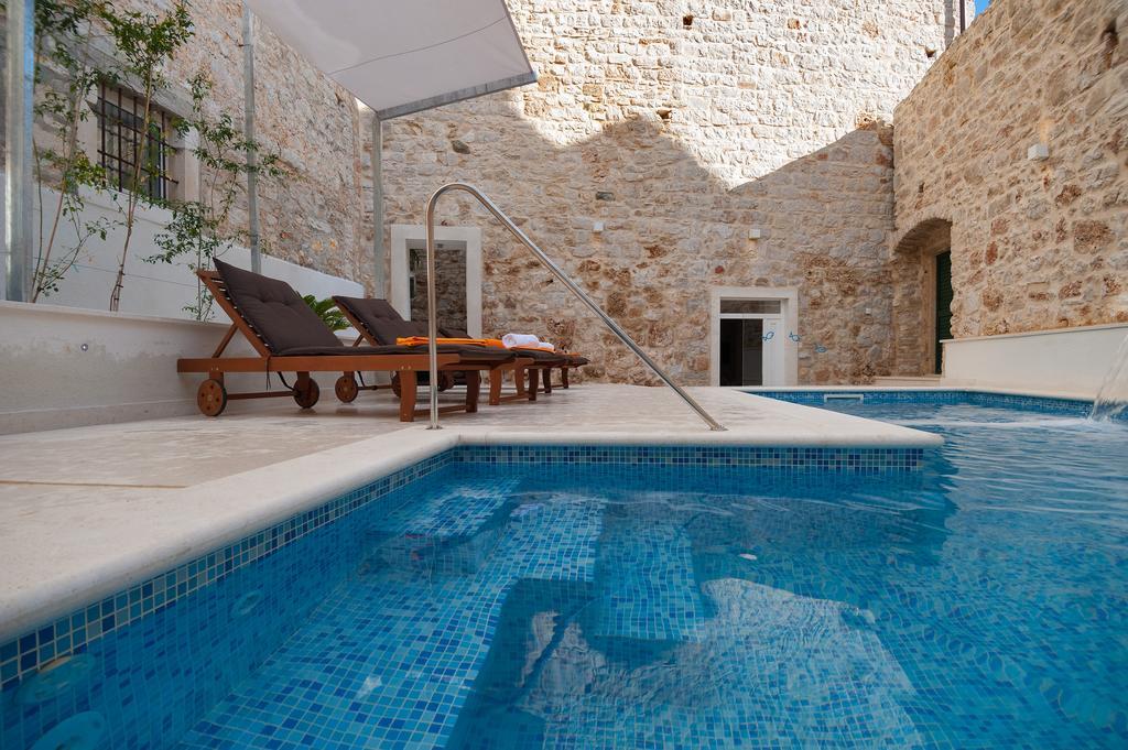 Villa Majestic With Heated Pool And Rooftop Terrace Bol Cameră foto